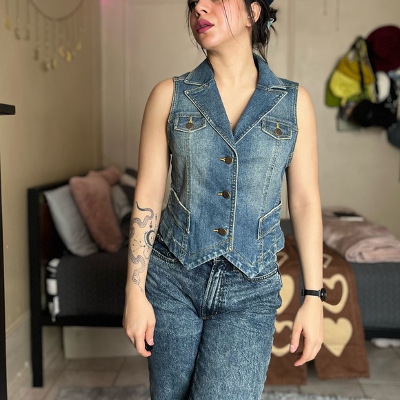 SOLD - Picture 4 of 7